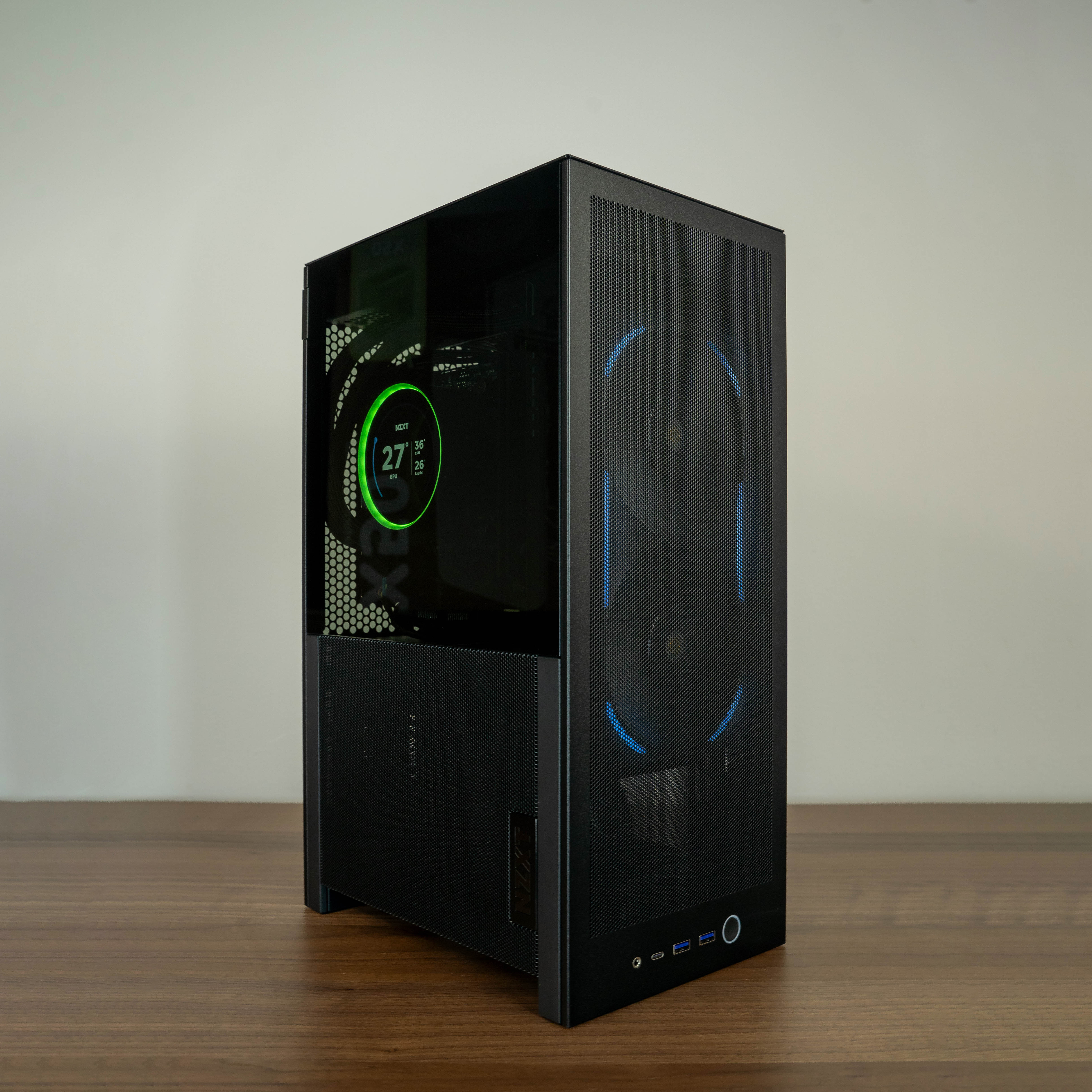 Image of Triumph: R7 9800X3D / 9070XT